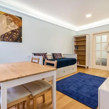 Comfy 2bd House In Center Of By Guestready Apartment