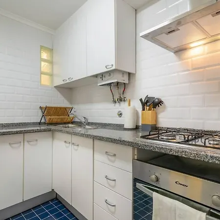 Comfy 2bd House In Center Of By Guestready * Lisbon