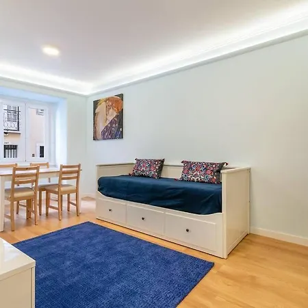 Appartamento Comfy 2bd House In Center Of By Guestready
